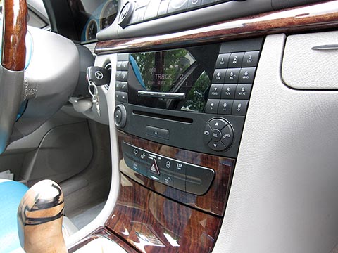 Geräte, die durch den Computer ersetzt werden. Car-PC für Mercedes E-Klasse, W211, Audio 20.