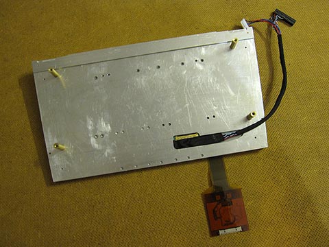 Aluminium-Montageplatte mit Anschluss für 10,1-Zoll Bildschirm. Car-PC für Mercedes E-Klasse, W 211, Audio 20.