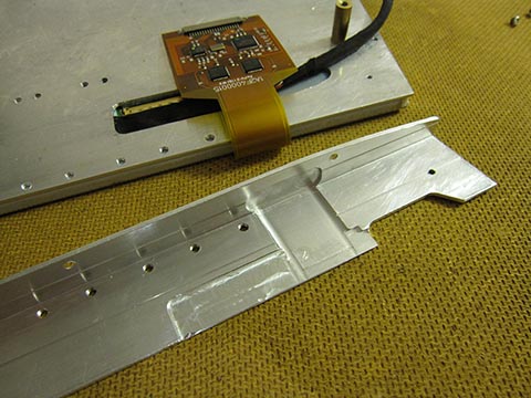 10,1-Zoll-Display. Verwendung der Grafikkarte Intel HD Graphics 3000. Car-PC für Mercedes E-Klasse, W 211, Audio 20.