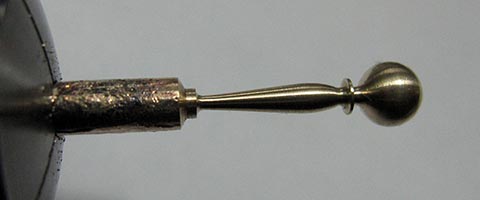Kugel Ø 4,4 mm, Teil des Zeigers zur Befestigung auf dem Minutenrohr. Antike Tischuhr mit Spindelhemmung. Herstellung des Minutenzeigers.