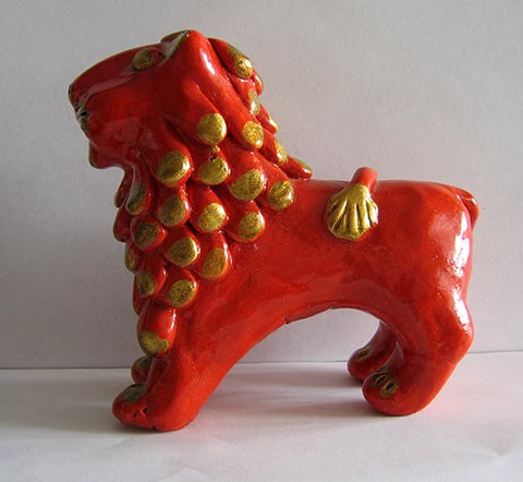 „Löwe“. Abaschew-Spielzeug. 2000. Arbeit aus der Ausbildungszeit an der Kinderschule für Kunst in Nowomoskowsk (Russland).