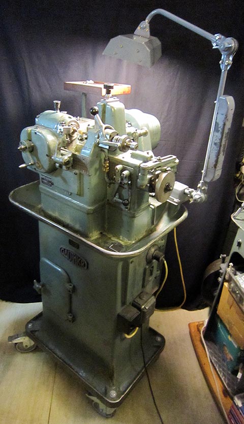 Wälzfräsmaschine Gauthier W1, Calmbach an der Enz, Deutschland. Gesamtansicht.