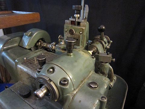 Wälzfräsmaschine Gauthier W1. Spindel.