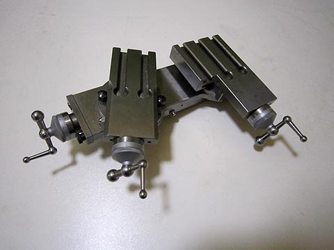 Kreuzschlitten für Schaublin 70 Drehmaschine mit zwei Querwagen. Doppelwagen. Draufsicht.