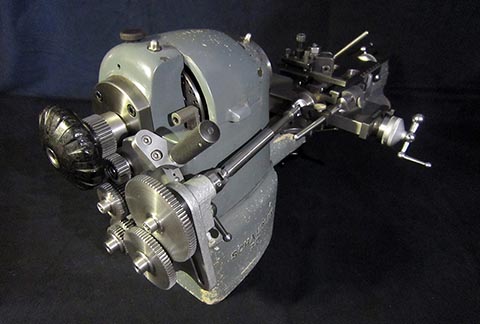 Gewindeschneidapparat, geschlossene Spindel mit Antrieb von unten.