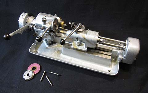 Steinel SR 2 Walzmaschine für Zapfen, Villingen-Schwenningen an der Neckar (Deutschland). Gesamtansicht.