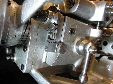 Steinel SR 2 Walzmaschine für Zapfen. Präzise Einstellung.