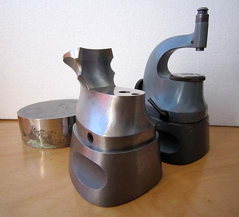 Universelle Vorrichtung zum Pressen mit Standardpunzen. Revolverkopf. Modifikation des BOLEY-Potance-Geräts.